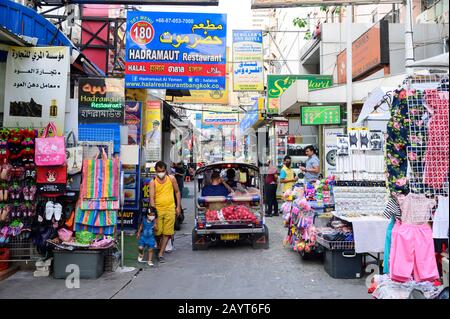 Bangkok, Thailandia - 29 Gennaio 2020 : La zona è conosciuta per le aziende arabe a Sukhumvit soi 3, Bangkok Foto Stock