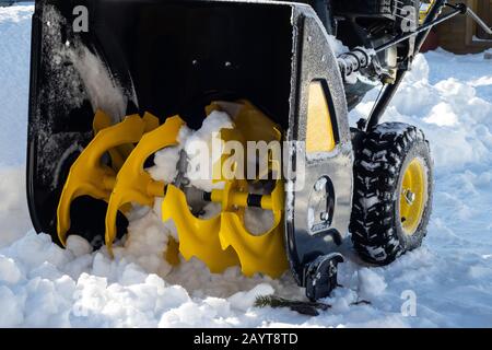 Spazzaneve nella neve Foto Stock