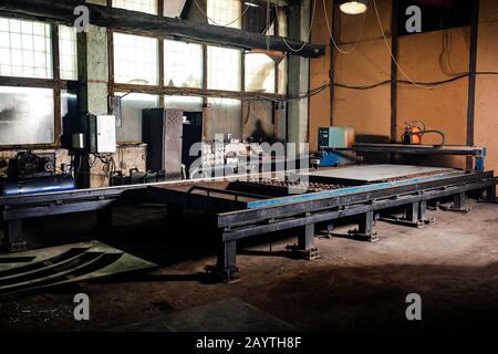 interno di una sala macchine in una vecchia fabbrica industriale Foto Stock