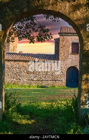 Metamorfosi del monastero del Salvatore o Antroponastiro significa Monastero degli uomini, vicino al villaggio di Petralono, fondato alla fine del 12th secolo Foto Stock