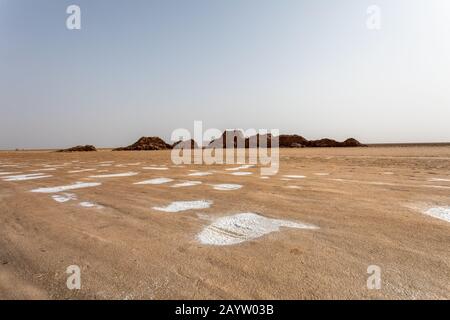 Vista panoramica del lago di cristallo di sale di karum in depressione Danakil, Afar regione Etiopia, Africa deserto. Foto Stock