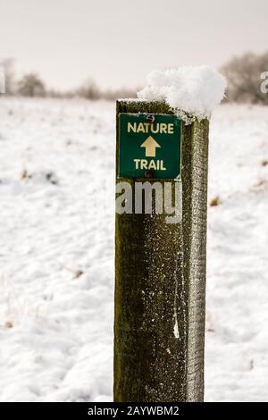 Viste intorno ad un Cowpen Bewley Woodland Park molto freddo e congelato, Billingham, Teesside, Contea di Durham, Inghilterra, REGNO UNITO Foto Stock