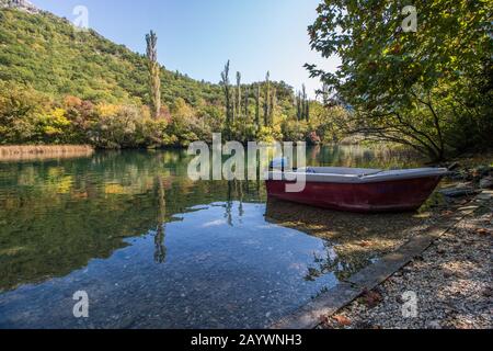 Rafting sul fiume Cetina, Croazia Foto Stock