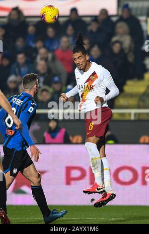 Chris Smalling (Roma) durante la Serie Italiana una partita tra Atalanta 2-1 Roma allo Stadio Gewiss il 15 febbraio 2020 a Bergamo, Italia. Credit: Maurizio Borsari/Aflo/Alamy Live News Foto Stock