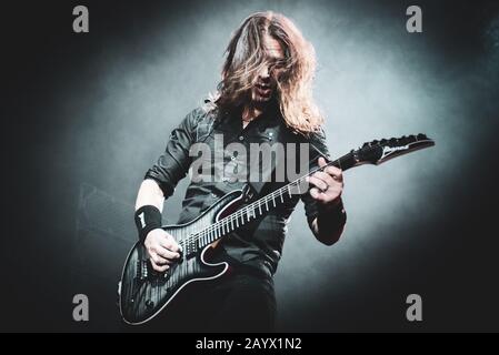 Alcatraz, MILANO, ITALIA - 2020/02/16: Kiko Loureiro della band americana Megadeth si esibisce dal vivo presso il club di Alcatraz di Milano, con l'apertura di Cinque Finger Death Punch (5FDP) Foto Stock