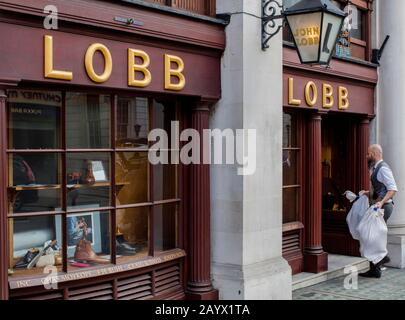 Facciata della Lobb dei calzolai su misura a St James's St, Londra Foto Stock