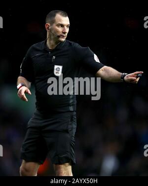 Arbitro della corrispondenza Tim Robinson Foto Stock