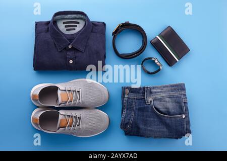 Abbigliamento casual estivo uomo piatto Foto Stock