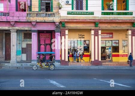 Risciò in bicicletta a l'Avana - Cuba Foto Stock