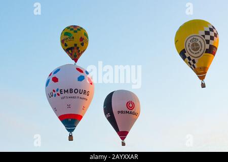 Manacor, Mallorca, Spagna - 27 Ottobre 2019: Fai European Hot Air Balloon Championship In Spagna. Palloncini in volo Foto Stock