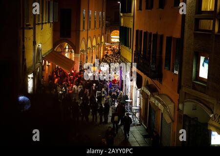 Bologna, Italia. 17th Feb, 2020. Marzo contro la reclusione dello studente egiziano dell'Università di Bologna Patrick Zaky, il 17 febbraio 2020 a Bologna, Italia. Credit: Massimiliano Donati/Alamy Live News Foto Stock