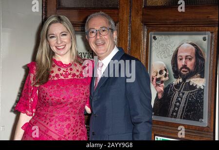 Londra, Regno Unito. 17th Feb, 2020. Victoria Coren Mitchell e ben Elton frequentano la serata stampa Upstart Crow al Teatro Gielgud il 17 febbraio 2020 a Londra, Inghilterra. Credito: Gary Mitchell, Gmp Media/Alamy Live News Foto Stock