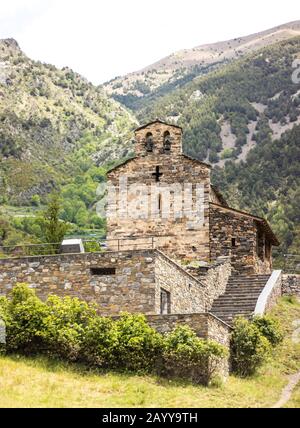 Iglesia de Sant Serni de Nagol è una chiesa situata a Sant Julià de Lòria, Andorra. È noto per i suoi dipinti romanici. È stato costruito nel 11t Foto Stock