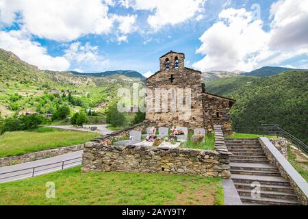 Iglesia de Sant Serni de Nagol è una chiesa situata a Sant Julià de Lòria, Andorra. È noto per i suoi dipinti romanici. È stato costruito nel 11t Foto Stock