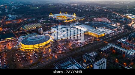 Foto aerea, Westfalenhallen Group of Companies GmbH, Messe Dortmund, Signal Iduna Park, SignalIdunaPark, Westfalenstadion, BVB, Premier League Stadi Foto Stock