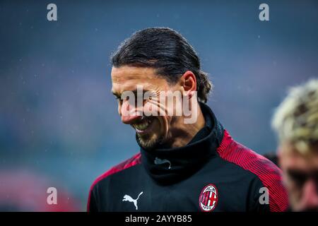 Milano, Italia, 17 Feb 2020, zlatan ibrahimovic di AC milan durante la serie a 2019/20 partita tra AC milan vs torino fc allo stadio san siro , milano , italia, il 17 febbraio , 2020 - foto fabrizio carabelli in AC Milan vs Torino - campionato italiano A calcio - Credit: LPS/Fabrizio Carabelli/Alamy Live News Foto Stock