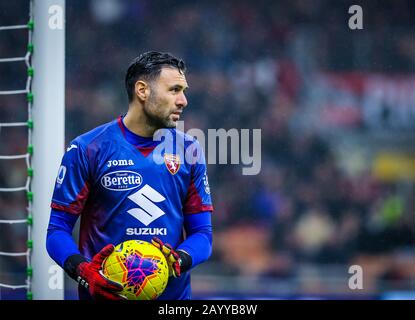 Milano, Italia, 17 Feb 2020, salvatore sirigu di torino fc in serie a 2019/20 match tra AC milan vs torino fc allo stadio di san siro , milano , italia, il 17 febbraio , 2020 - foto fabrizio carabelli in AC Milan vs Torino - campionato italiano A calcio - Credit: LPS/Fabrizio Carabelli/Alamy Live News Foto Stock