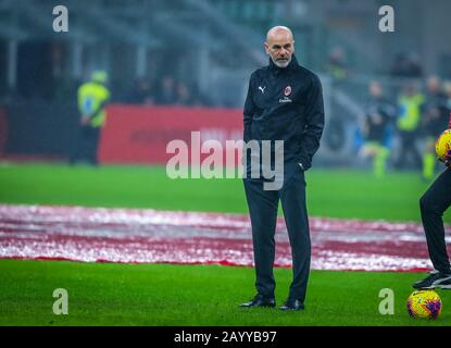 Milano, Italia, 17 Feb 2020, allenatore di AC milan stefano pioli durante la serie a 2019/20 partita tra AC milan vs torino fc allo stadio san siro , milano , italia, il 17 febbraio , 2020 - foto fabrizio carabelli in AC Milan vs Torino - campionato italiano A calcio - Credit: LPS/Fabrizio Carabelli/Alamy Live News Foto Stock