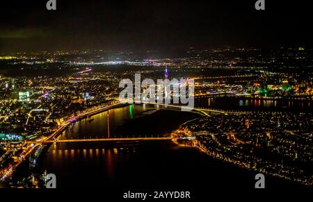 Foto aerea, ponte Oberkassel, arco del Reno, distretto di Oberkassel, Golzheim, Düsseldorf, Renania Settentrionale-Vestfalia, Germania, Unione europea, uccelli Foto Stock