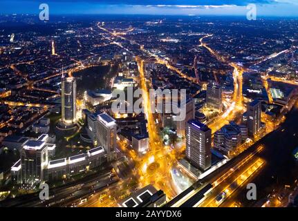 Fotografia Aerea, Essen Centre, Skyline Essen, Evonik Industries Ag, Rwe Tower, Aalto Music Theatre Essen, Essen, Ruhr Area, Renania Settentrionale-Vestfalia, Foto Stock