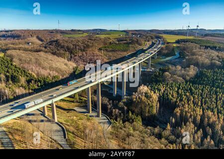 Foto aerea, volmetal, ponte autostradale A45 Oberdelstern, Hagen, zona della Ruhr, Renania Settentrionale-Vestfalia, Germania, autostrada, ponte autostradale, DE, Europa, la Foto Stock