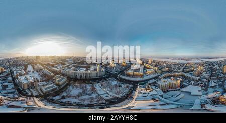 Vista panoramica a 360 gradi del drone aereo di sera inverno Voronezh centro città paesaggio Foto Stock