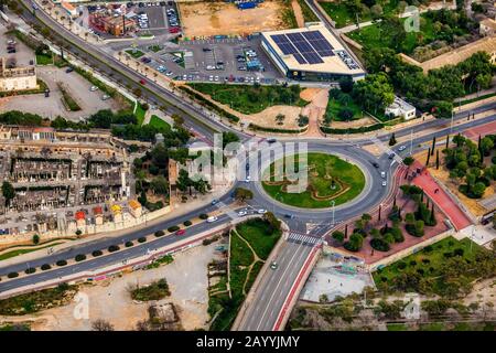 Skatepark Sa Riera, supermercato Lidl e cimitero Friedhof Palma am Kreisverkehr der Strasse ma-1041 a Palma, 04.01.2020, Luftbild, Spagna, Isole Baleari, Maiorca, Palma Foto Stock