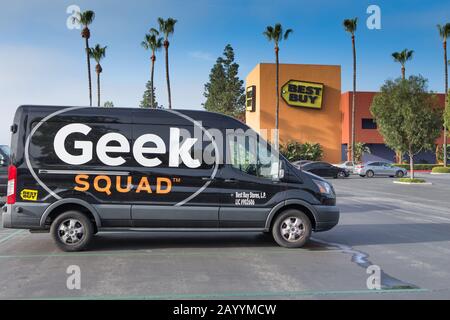 Miglior squadra di geek Buy In furgoni di tecnici di assistenza a casa Foto Stock