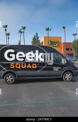 Miglior squadra di geek Buy In furgoni di tecnici di assistenza a casa Foto Stock