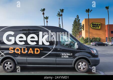 Miglior squadra di geek Buy In furgoni di tecnici di assistenza a casa Foto Stock
