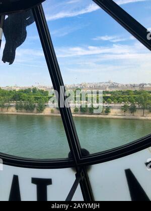 Parigi, Francia - 05.24.2019: Museo D'Orsay. E' alloggiato nell'ex Gare d'Orsay, una stazione ferroviaria Beaux-Arts costruita tra il 1898 e il 1900. Foto Stock