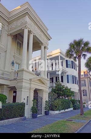 Charleston, SC -21 NOVEMBRE 2019 - Vista del quartiere storico e storico di Charleston, la più antica e la seconda città più grande della Carolina del Sud. Foto Stock