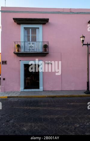 Case e edifici tradizionali colorati di Oaxaca in Messico Foto Stock