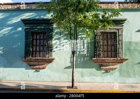 Case e edifici tradizionali colorati di Oaxaca in Messico Foto Stock