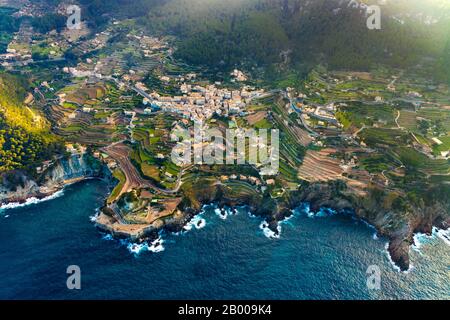 Veduta aerea, terreno terrazato a Place Banyalbufar, Europa, Isole Baleari, Spagna, piattaforma Di Osservazione, Banyalbufar, ES, Espana, Costa, Coastal reg Foto Stock