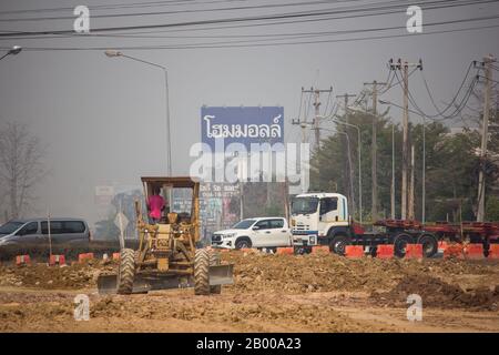 Chiangmai, Thailandia - 18 febbraio 2020: Fumo e Inquinamento Haze sulla strada statale Chiangmai. Foto Stock