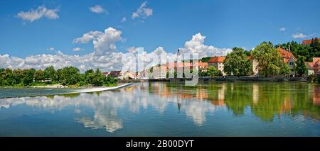 Città vecchia di Landsberg am Lech con Lechwehr, Landsberg am Lech, Baviera, Germania Foto Stock