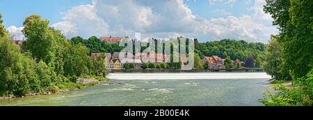 Città vecchia di Landsberg am Lech con Lechwehr, Landsberg am Lech, Baviera, Germania Foto Stock