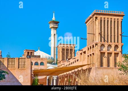 Architettura araba tradizionale nel Quartiere storico di al Fahidi nella vecchia Dubai, Emirati Arabi Uniti (Emirati Arabi Uniti) Foto Stock