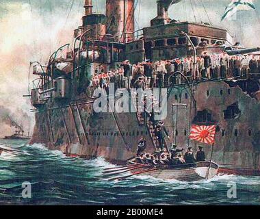 Giappone: L'ammiraglio russo Nebogatov che comandava l'imperatore Nikolai i si arrende alla Marina giapponese vicino a Takeshima il 28 maggio 1905 (guerra russo-giapponese, 8 febbraio 1904 – 5 settembre 1905). La guerra russo-giapponese (8 febbraio 1904 – 5 settembre 1905) fu la prima grande guerra del XX secolo che si sviluppò dalle ambizioni imperiali rivali dell'Impero russo e giapponese sulla Manciuria e la Corea. Le campagne che ne sono scaturite, in cui l'esercito giapponese ha ottenuto la vittoria sulle forze russe, si sono lanciate contro di loro, sono state inaspettate dagli osservatori mondiali. Foto Stock