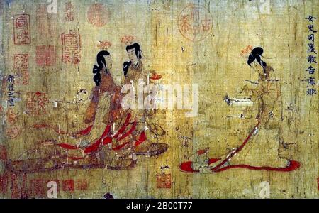 Cina: Il rotolo di Admonizioni, scena 12 - le Signore del Palazzo si avvicinano all'istruttore di corte (copia del Museo britannico). Il rotolo di Admonizioni è un dipinto narrativo cinese su seta che è tradizionalmente attribuito a GU Kaizhi (c.345-c.406 CE), ma che la borsa di studio moderna considera come un'opera del V-VIII secolo che può essere una copia di un dipinto originale della dinastia Jin (265-420 CE) di GU Kaizhi. Il titolo completo del dipinto è ammonizioni dell'istruttore di corte (cinese: Nushi Zhentu). Fu dipinto per illustrare un testo poetico scritto nel 292 dal poeta ufficiale Zhang Hua (232–300). Foto Stock