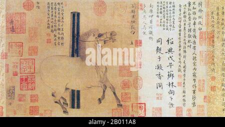 Cina: 'Bianco notte-brillante'. Zhao Ye Bai, un cavallo preferito dell'imperatore Xuanzong (712-56). Pittura a mano di Han Gan (706-783), c.. 750 CE. L'imperatore Xuanzong di Tang (8 settembre 685-3 maggio 762), conosciuto anche come Imperatore Ming di Tang (Tang Minghuang), nome personale li Longji, conosciuto come Wu Longji, fu il settimo imperatore della dinastia Tang in Cina, regnante dal 712 al 756. Il suo regno di 43 anni fu il più lungo durante la dinastia Tang. Nella prima metà del suo regno era un reggente diligente ed astuto, aiutato abilmente da cancellieri capaci come Yao Chong e Song Jing. Foto Stock