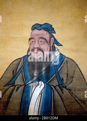 Cina: Confucius (Kong Zi, K'ung-tzu, K'ung-fu-tzu, 551–479 a.C.), ha celebrato il filosofo cinese del periodo primaverile e autunnale. La filosofia di Confucio sottolinea la moralità personale e governativa, la correttezza delle relazioni sociali, la giustizia e la sincerità. Questi valori hanno guadagnato la preminenza in Cina durante la dinastia Han(206 AC – 220 DC). I pensieri di Confucio sono stati sviluppati in un sistema di filosofia conosciuto come confucianesimo. Fu introdotto in Europa dal gesuita italiano Matteo Ricci, che fu il primo a latinizzare il nome di Confucio. Foto Stock