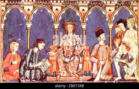 Spagna: Re Alfonso 10° di Castiglia (23 novembre 1221 – 4 aprile 1284) raffigurato come giudice, dal Libro de los Juegos, completato ca. 1283. Nato a Toledo, in Spagna, Alfonso era il figlio maggiore di Ferdinando III di Castiglia ed Elisabetta di Hohenstaufen, conosciuta in Spagna come Beatriz de Suabia. Nel periodo 1240–1250 conquistò diverse roccaforti musulmane a al-Andalus accanto al padre, come Murcia, Alicante e Cadice. Nell'assedio di Niebla (1262) utilizzò il cannone per sconfiggere i difensori musulmani, il primo uso registrato di polvere da sparo per scopi militari da parte degli europei. Foto Stock