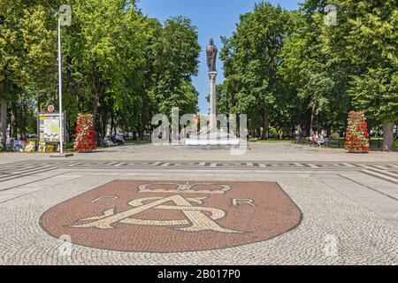 Monumento di Re Sigismondo II Augusto nel centro di Augustow Polonia. Foto Stock