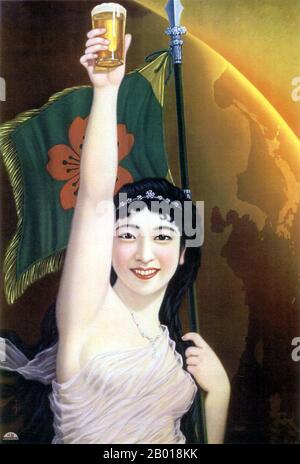 Giappone: Poster pubblicitario per Sakura Beer, c.. 1928-1932. In una diretta presa sulla Statua della libertà, una donna giapponese attraente tiene aloft non una torcia, ma un bicchiere di birra Sakura. Foto Stock