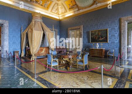 Appartamento privato, camera da letto di Re Francesco II nella Reggia di Caserta, Italia. Foto Stock