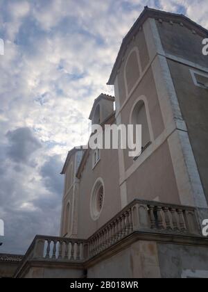 Facciata della chiesa Santuari de Sant Salvador nella città di Arta a baleari isola di Maiorca (Mallorca), Spagna Foto Stock