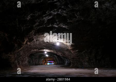 La Grotta del sale di Çankırı è una grotta molto antica che mostra i record di attività umana risalenti al periodo ittita. Foto Stock