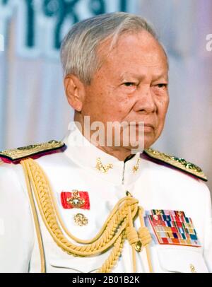 Thailandia: Generale Prem Tinsulanonda (26 agosto 1920 - 26 maggio 2019), primo Ministro della Thailandia (r. 1980-1988). Foto del Govt. Di Thailandia (CC BY licenza 2,0), c.. 2010. Il generale Prem Tinsulanonda era un ufficiale militare tailandese in pensione che serviva come primo Ministro della Thailandia dal 3 marzo 1980 al 4 agosto 1988. Ha servito come capo del Consiglio Privy del re di Thailandia, Bhumibol Adulyadej (Rama IX). Prem, in qualità di capo del Consiglio Privy, era un leader nella promozione delle ideologie e dei progetti reali del re Bhumibol, anche se a volte si rappresentava come la voce del re. Foto Stock